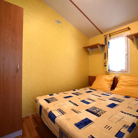 Camping Smile & Braudieres Mezieres-sous-Lavardin Exterior photo