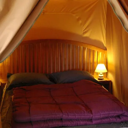 Camping Smile & Braudieres Mezieres-sous-Lavardin Exterior photo