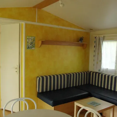 Camping Smile & Braudieres Mezieres-sous-Lavardin Exterior photo