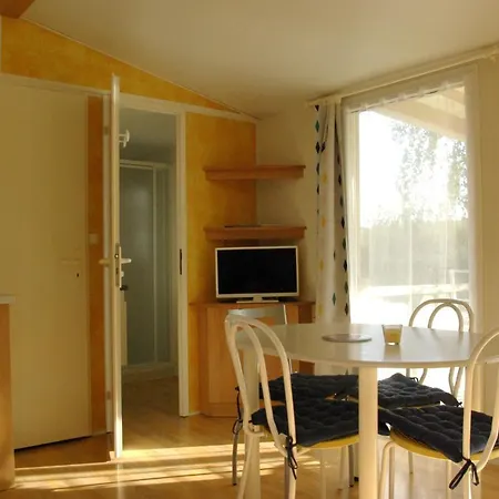 Camping Smile & Braudieres Mezieres-sous-Lavardin Exterior photo